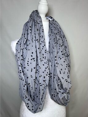 Baby K’Tan Gray and Black Hearts Hands-Free Wear 100% Cotton